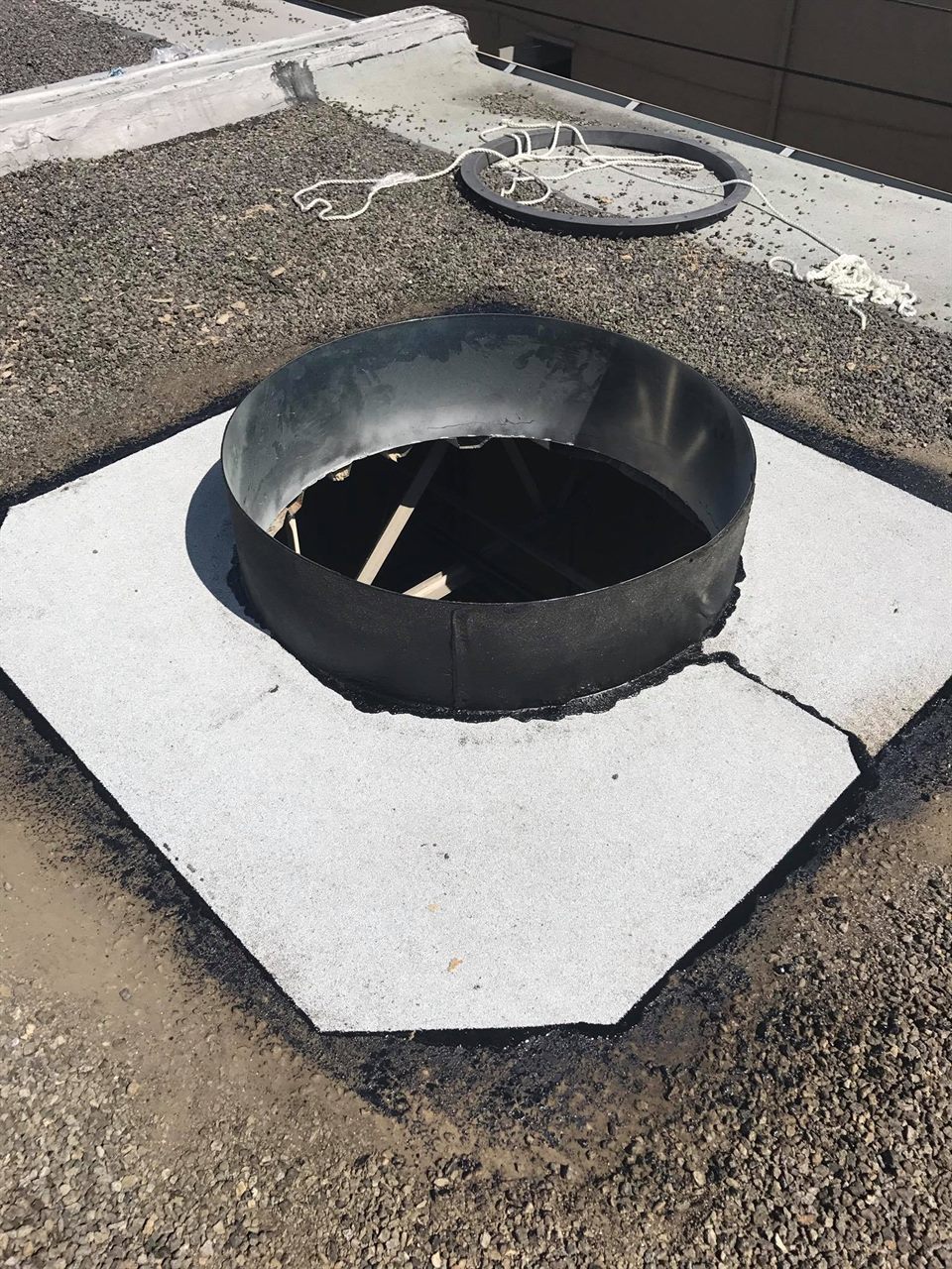 Roof curb and opening detail